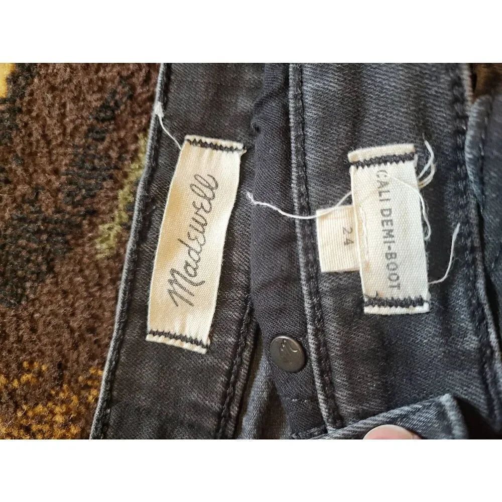 Madewell Jeans Women's 24 Black Cali Demi Boot Raw Hem Cropped Comfort - Picture 3 of 4